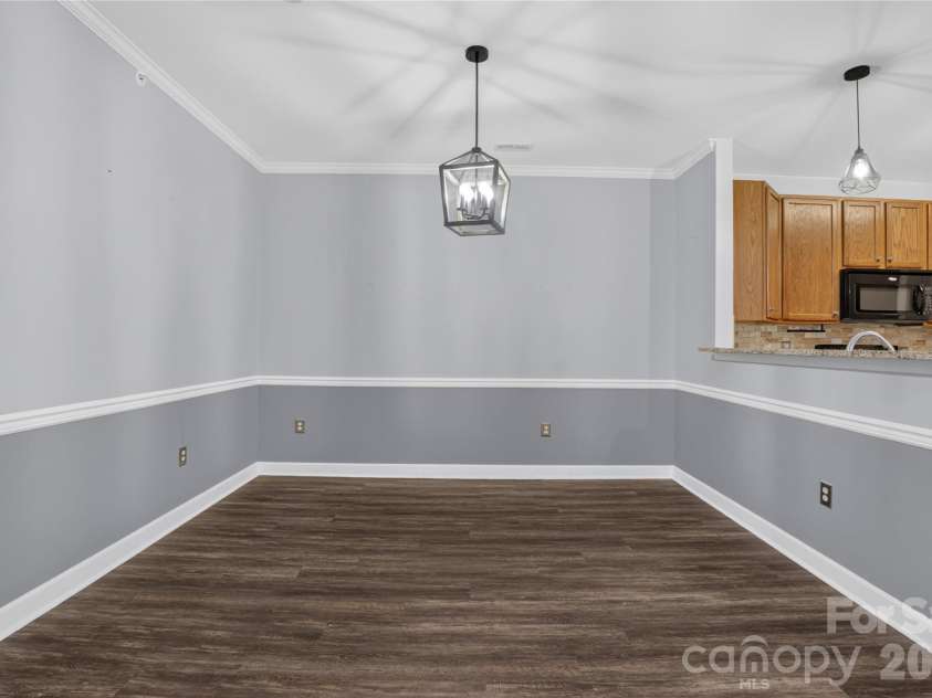 17221 Doe Valley Court, Cornelius, NC 28031.  MLS# CAR4383071, YatesRealty ID 37609. Dining area
