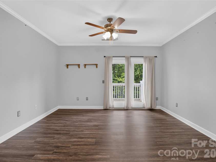 17221 Doe Valley Court, Cornelius, NC 28031.  MLS# CAR4383071, YatesRealty ID 37609. Living room