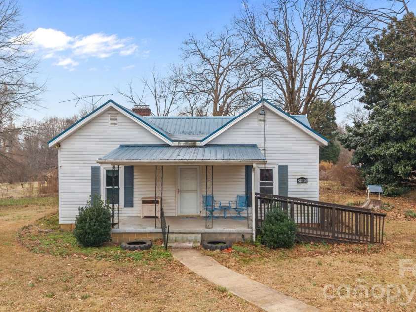 2940 Ambrose Drive, Gastonia, NC 28056.  MLS# CAR4337211, YatesRealty ID 3761. 