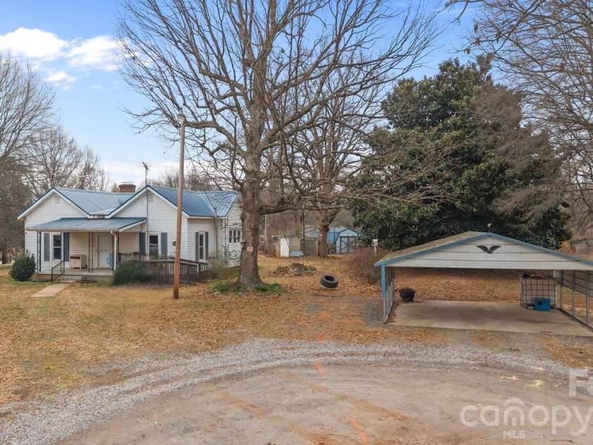 2940 Ambrose Drive, Gastonia, NC 28056.  MLS# CAR4337211, YatesRealty ID 3761. 