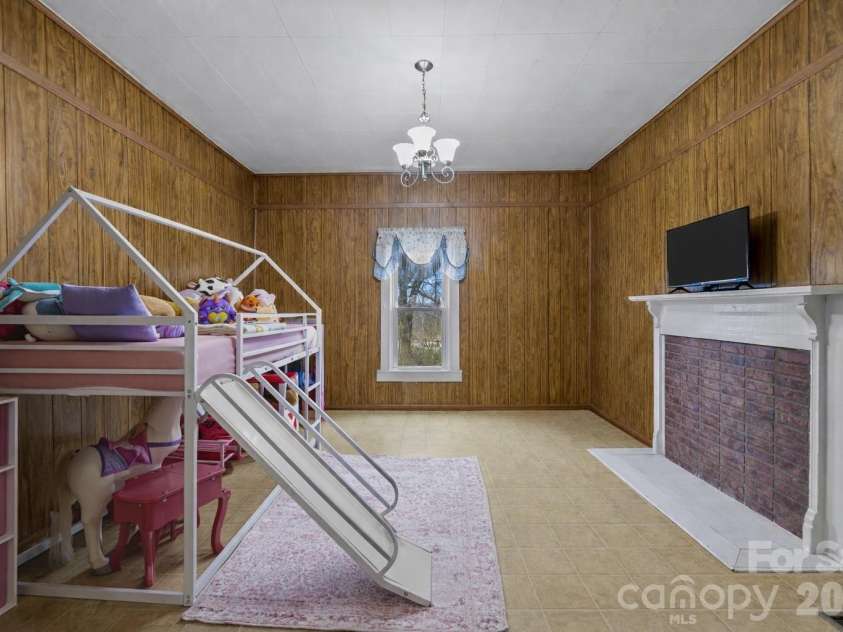 2940 Ambrose Drive, Gastonia, NC 28056.  MLS# CAR4337211, YatesRealty ID 3761. 