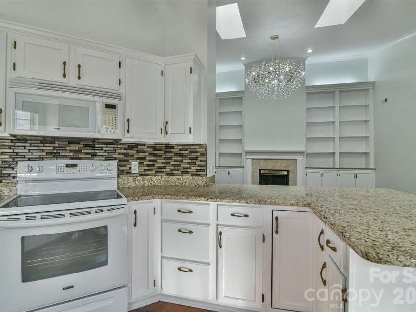 4 Heather Way, Candler, NC 28715.  MLS# CAR4355118, YatesRealty ID 3761. 