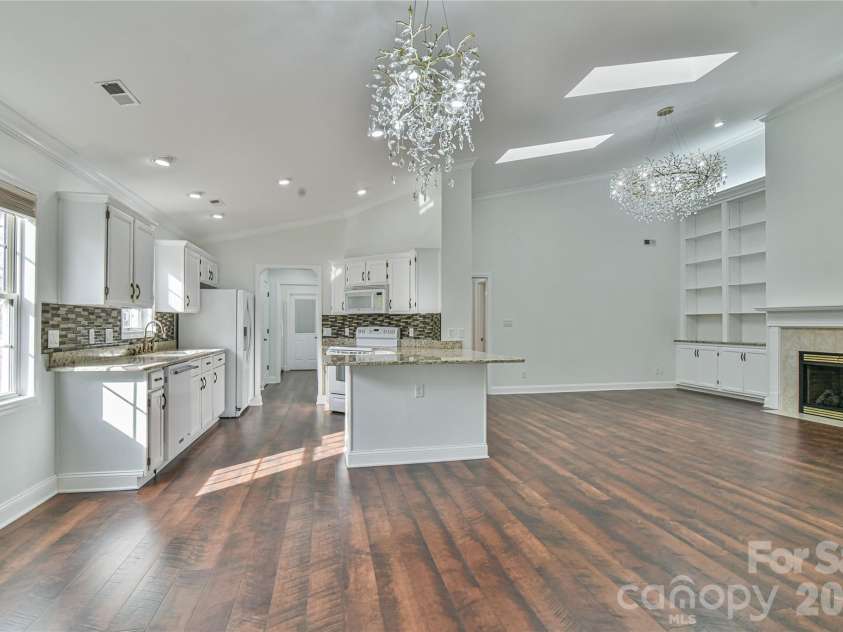 4 Heather Way, Candler, NC 28715.  MLS# CAR4355118, YatesRealty ID 3761. 