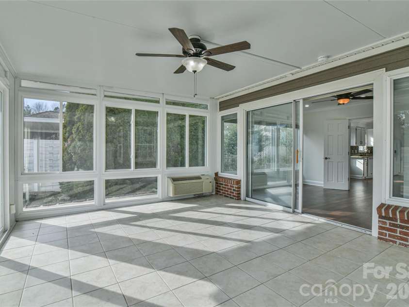 4 Heather Way, Candler, NC 28715.  MLS# CAR4355118, YatesRealty ID 3761. 