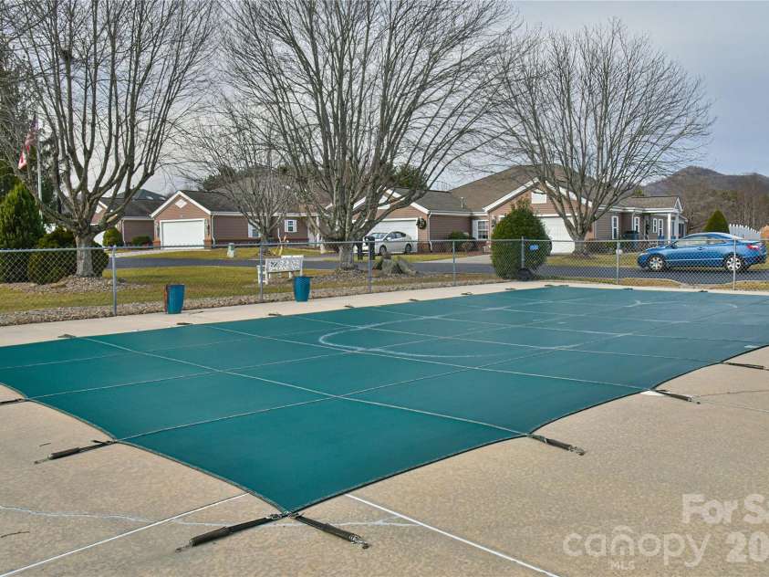 4 Heather Way, Candler, NC 28715.  MLS# CAR4355118, YatesRealty ID 3761. Community Pool
