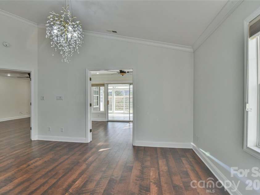 4 Heather Way, Candler, NC 28715.  MLS# CAR4355118, YatesRealty ID 3761. Dining Area