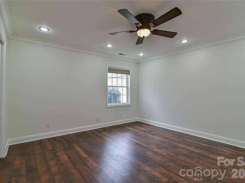4 Heather Way, Candler, NC 28715.  MLS# CAR4355118, YatesRealty ID 3761. Guest Bedroom