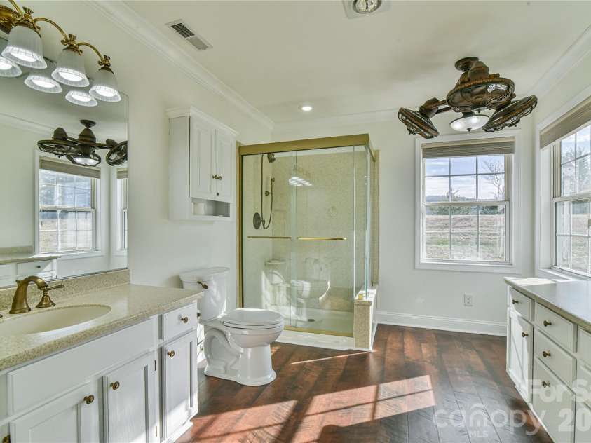 4 Heather Way, Candler, NC 28715.  MLS# CAR4355118, YatesRealty ID 3761. Primary Bath