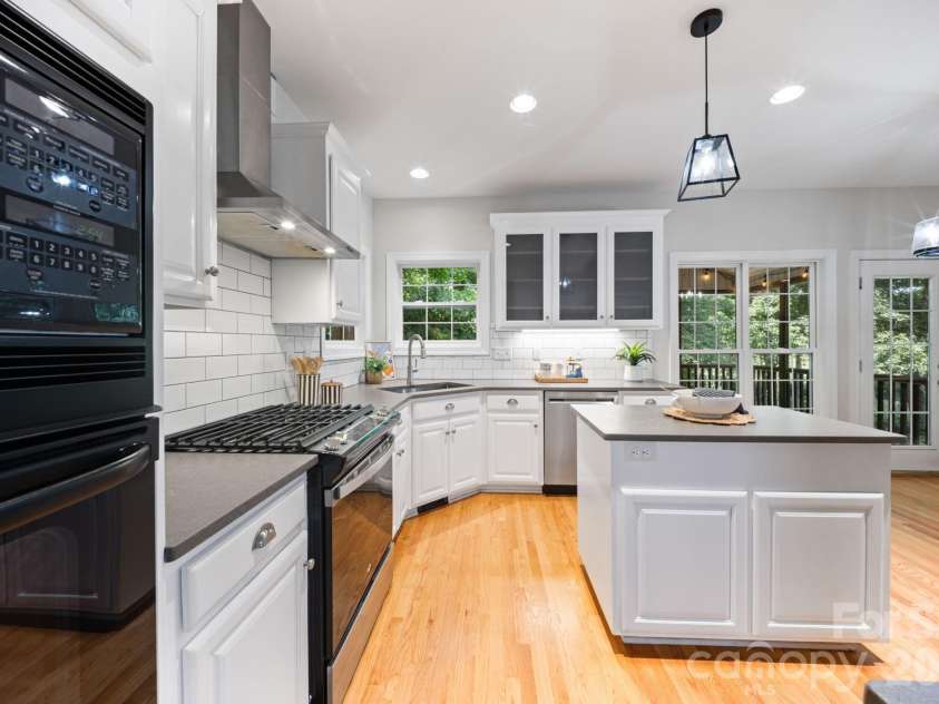 5355 Shannamara Drive, Matthews, NC 28104.  MLS# CAR4400014, YatesRealty ID 37611. 
