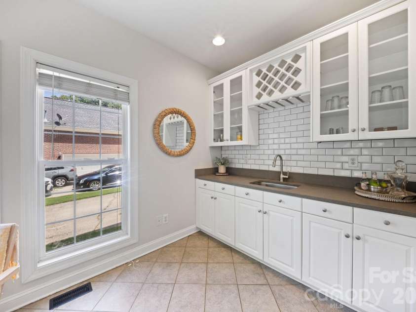 5355 Shannamara Drive, Matthews, NC 28104.  MLS# CAR4400014, YatesRealty ID 37611. 