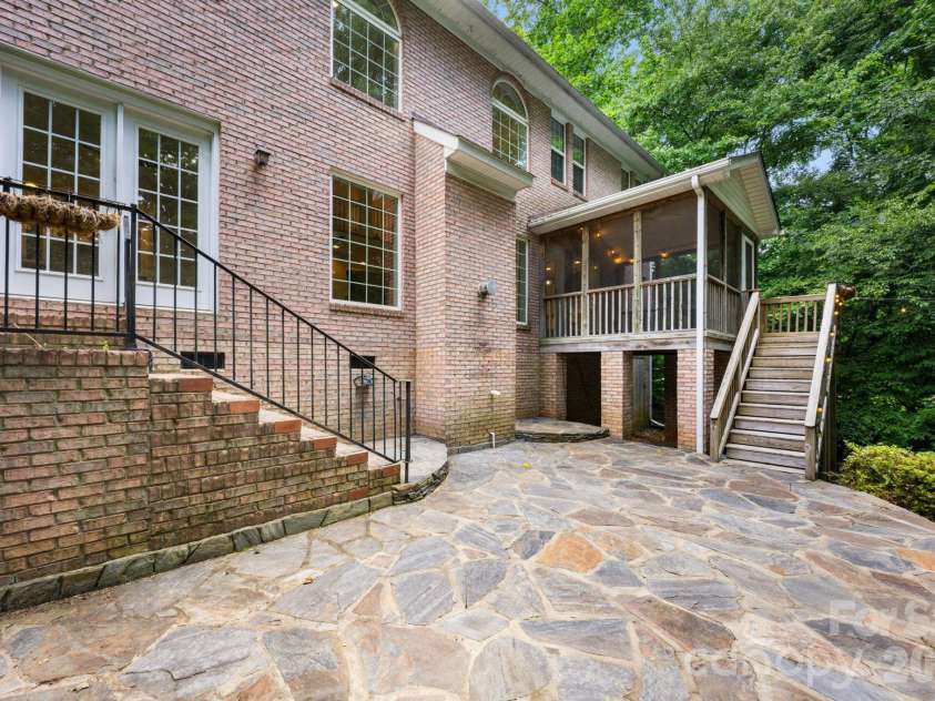 5355 Shannamara Drive, Matthews, NC 28104.  MLS# CAR4400014, YatesRealty ID 37611. 