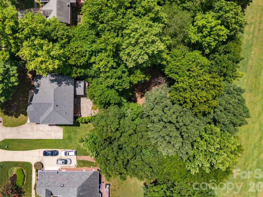 5355 Shannamara Drive, Matthews, NC 28104.  MLS# CAR4400014, YatesRealty ID 37611. 