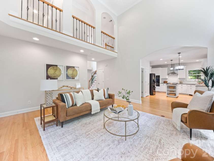 5355 Shannamara Drive, Matthews, NC 28104.  MLS# CAR4400014, YatesRealty ID 37611. Great room