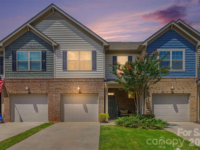 306 Ascot Run Way, Fort Mill, SC 29715.  MLS# CAR4400764, YatesRealty ID 37612. 
