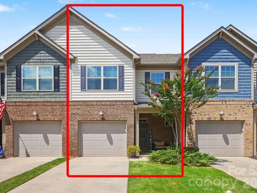 306 Ascot Run Way, Fort Mill, SC 29715.  MLS# CAR4400764, YatesRealty ID 37612. 