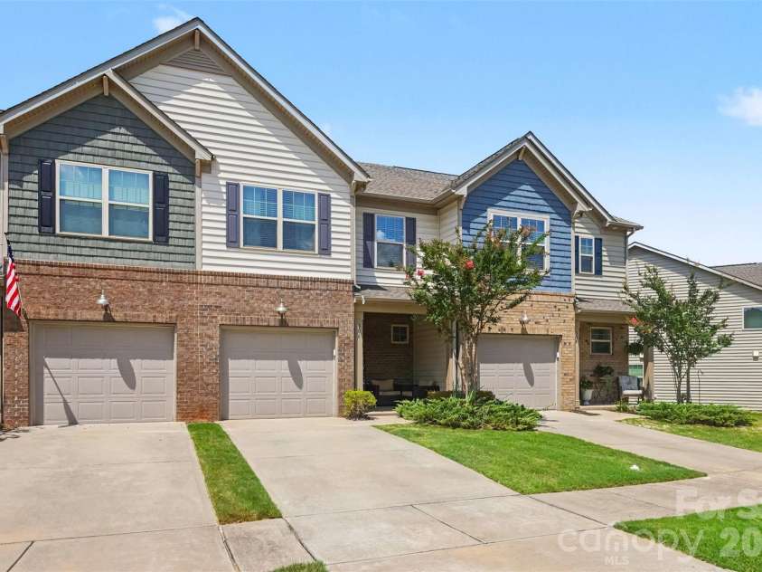306 Ascot Run Way, Fort Mill, SC 29715.  MLS# CAR4400764, YatesRealty ID 37612. 