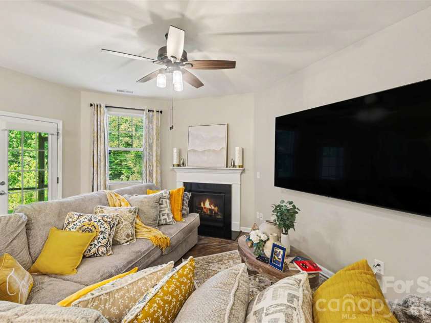 306 Ascot Run Way, Fort Mill, SC 29715.  MLS# CAR4400764, YatesRealty ID 37612. 