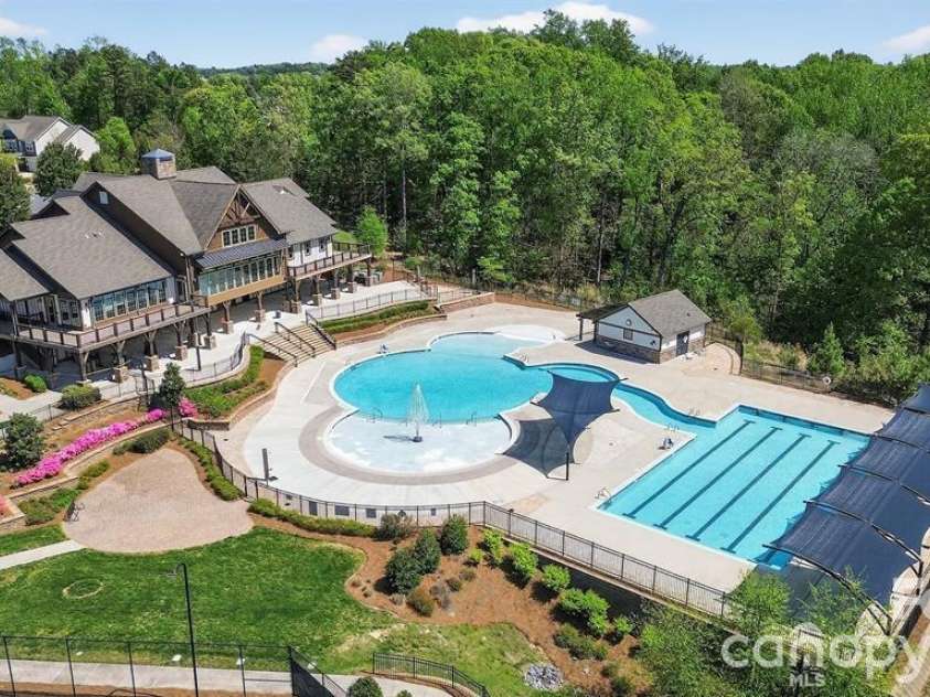 306 Ascot Run Way, Fort Mill, SC 29715.  MLS# CAR4400764, YatesRealty ID 37612. 