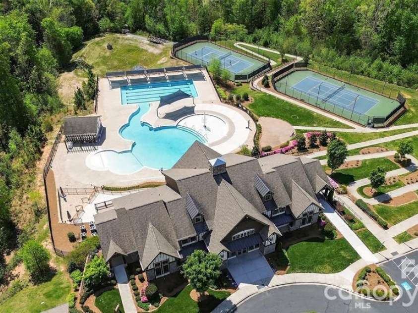 306 Ascot Run Way, Fort Mill, SC 29715.  MLS# CAR4400764, YatesRealty ID 37612. 