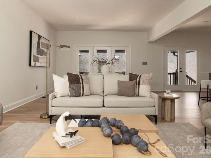 732 Ellsworth Road, Charlotte, NC 28211.  MLS# CAR4402000, YatesRealty ID 37613. 