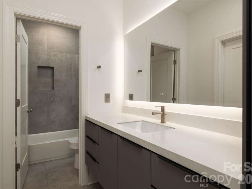 732 Ellsworth Road, Charlotte, NC 28211.  MLS# CAR4402000, YatesRealty ID 37613. 