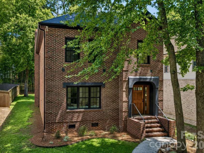 732 Ellsworth Road, Charlotte, NC 28211.  MLS# CAR4402000, YatesRealty ID 37613. 