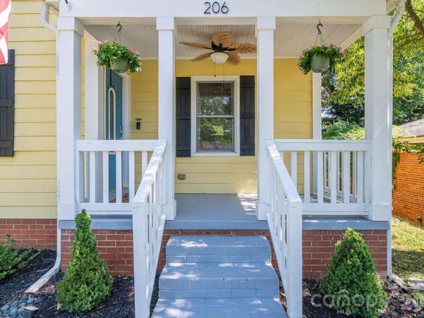 206 Cedar Street, Belmont, NC 28012.  MLS# CAR4402162, YatesRealty ID 37614. 
