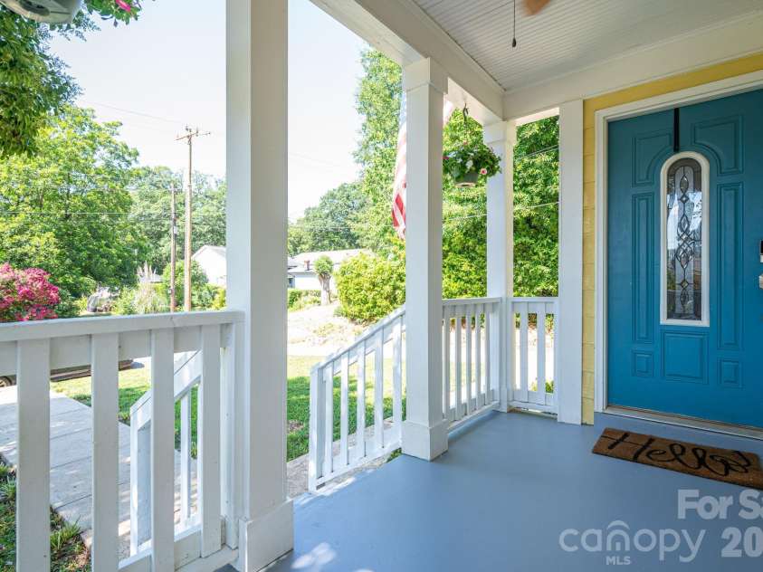 206 Cedar Street, Belmont, NC 28012.  MLS# CAR4402162, YatesRealty ID 37614. 