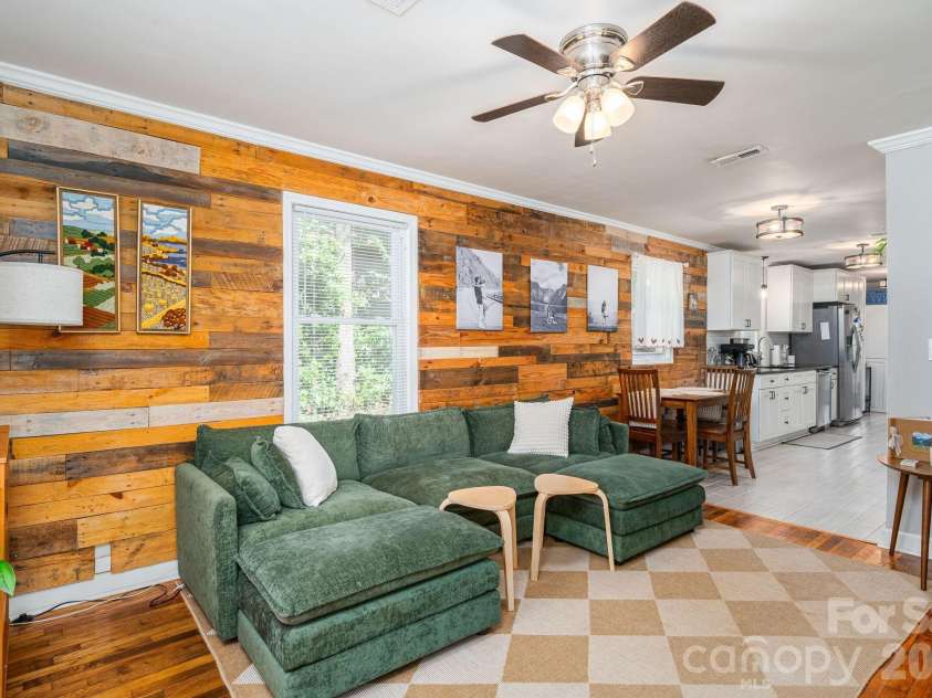 206 Cedar Street, Belmont, NC 28012.  MLS# CAR4402162, YatesRealty ID 37614. 