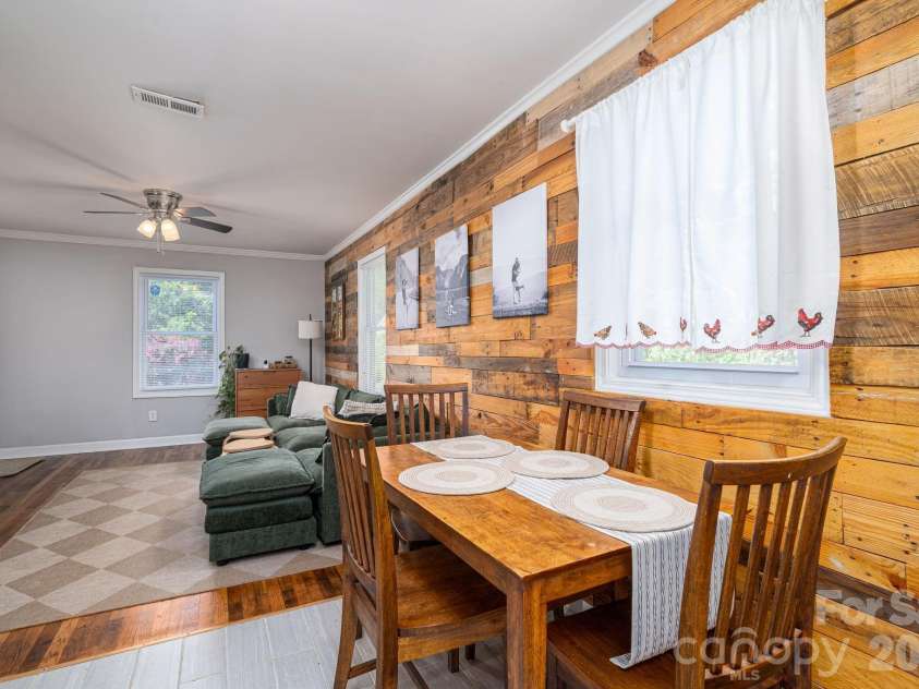 206 Cedar Street, Belmont, NC 28012.  MLS# CAR4402162, YatesRealty ID 37614. 