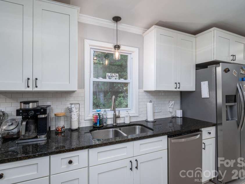 206 Cedar Street, Belmont, NC 28012.  MLS# CAR4402162, YatesRealty ID 37614. 
