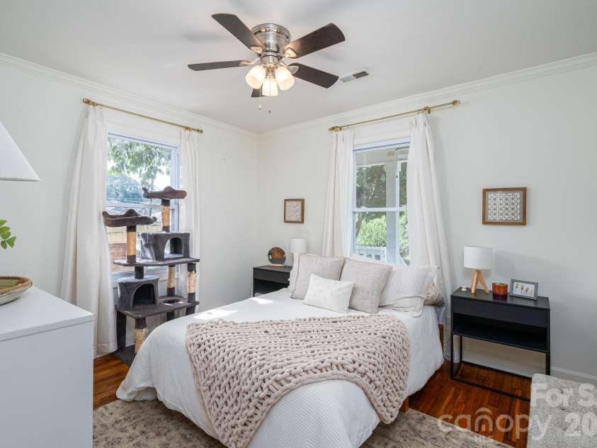 206 Cedar Street, Belmont, NC 28012.  MLS# CAR4402162, YatesRealty ID 37614. 