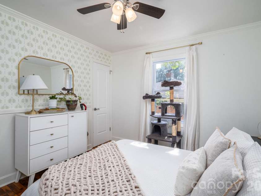 206 Cedar Street, Belmont, NC 28012.  MLS# CAR4402162, YatesRealty ID 37614. 