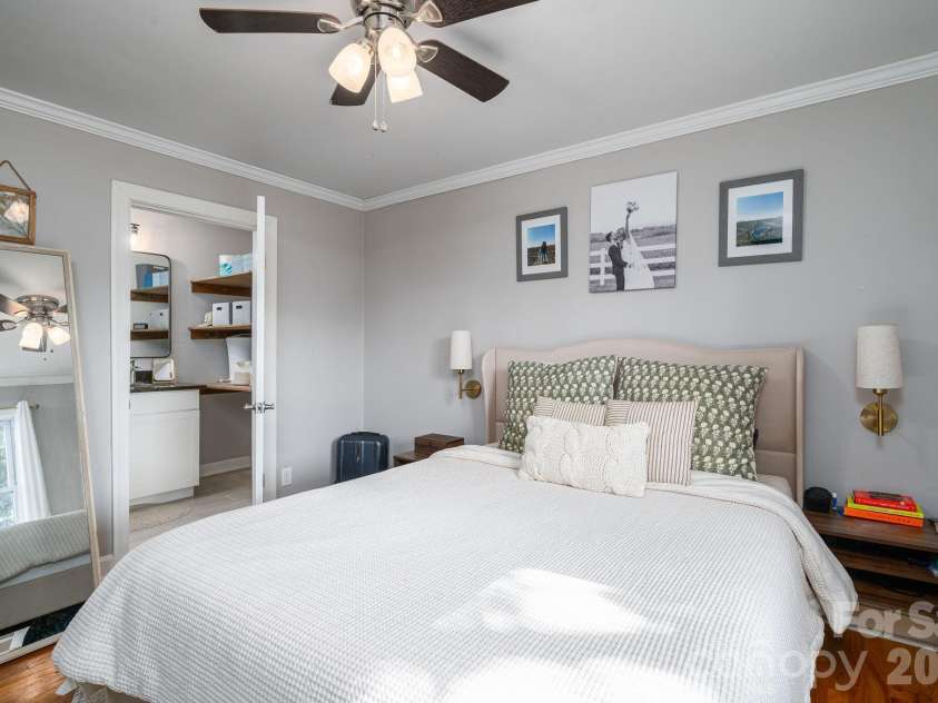 206 Cedar Street, Belmont, NC 28012.  MLS# CAR4402162, YatesRealty ID 37614. 