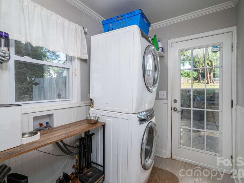 206 Cedar Street, Belmont, NC 28012.  MLS# CAR4402162, YatesRealty ID 37614. 