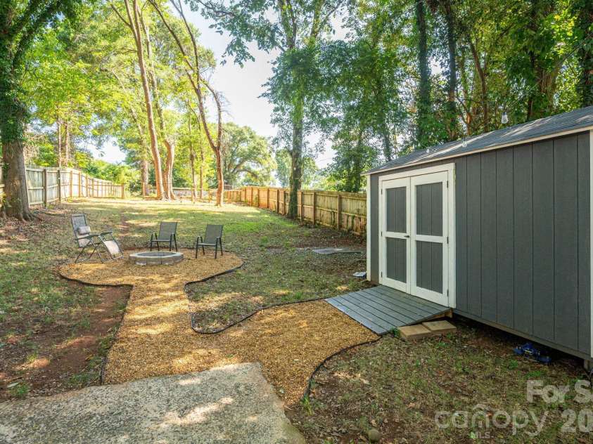 206 Cedar Street, Belmont, NC 28012.  MLS# CAR4402162, YatesRealty ID 37614. 