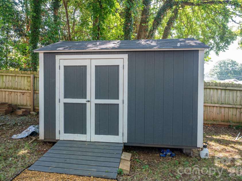 206 Cedar Street, Belmont, NC 28012.  MLS# CAR4402162, YatesRealty ID 37614. 