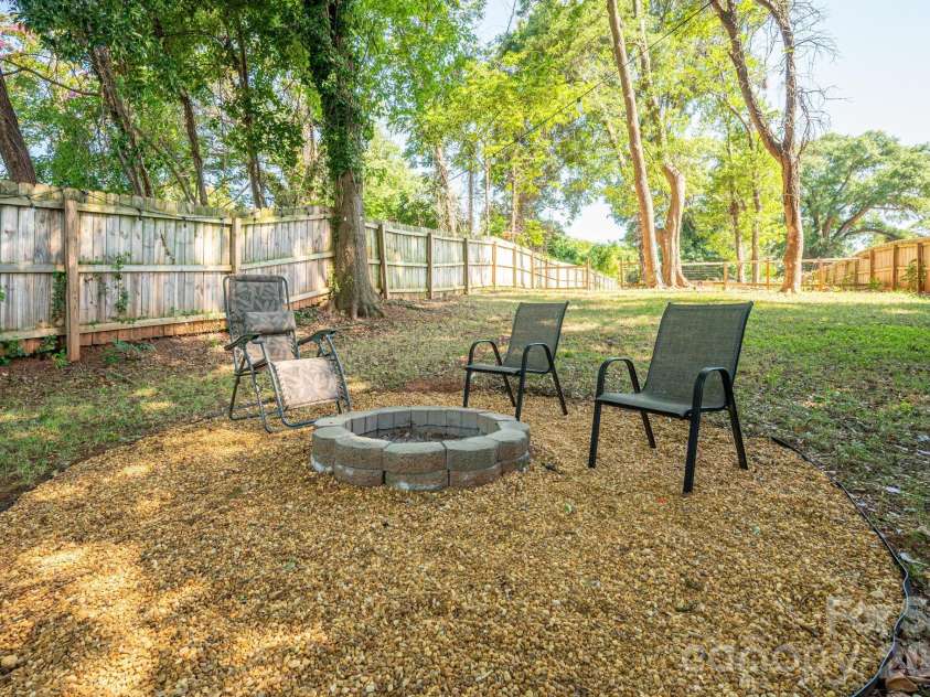206 Cedar Street, Belmont, NC 28012.  MLS# CAR4402162, YatesRealty ID 37614. 