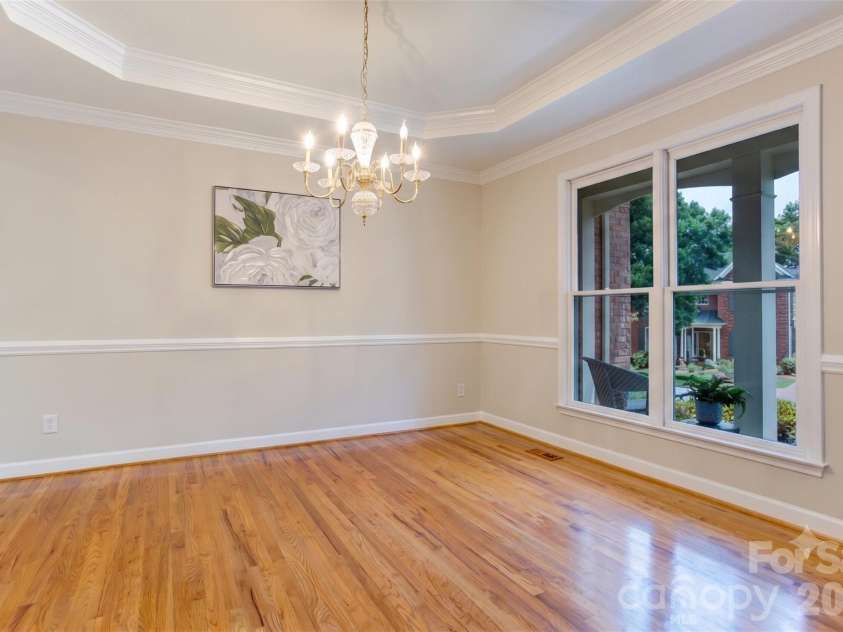 6015 Graburns Ford Drive, Charlotte, NC 28269.  MLS# CAR4402228, YatesRealty ID 37615. Dining room