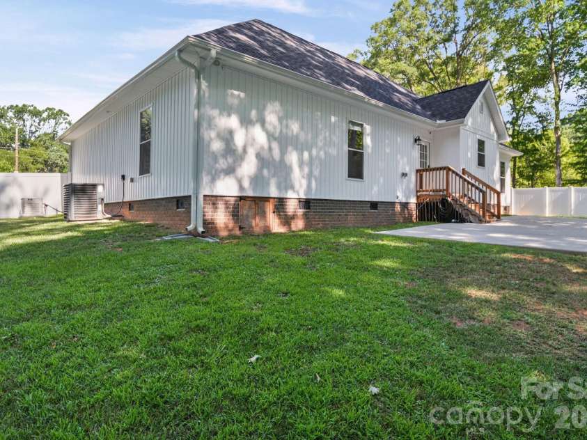 3002 Brooks Mill Lane, Wingate, NC 28174.  MLS# CAR4401937, YatesRealty ID 37616. 
