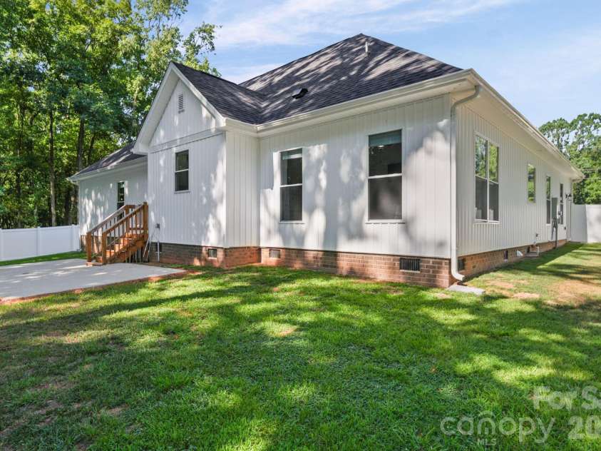 3002 Brooks Mill Lane, Wingate, NC 28174.  MLS# CAR4401937, YatesRealty ID 37616. 