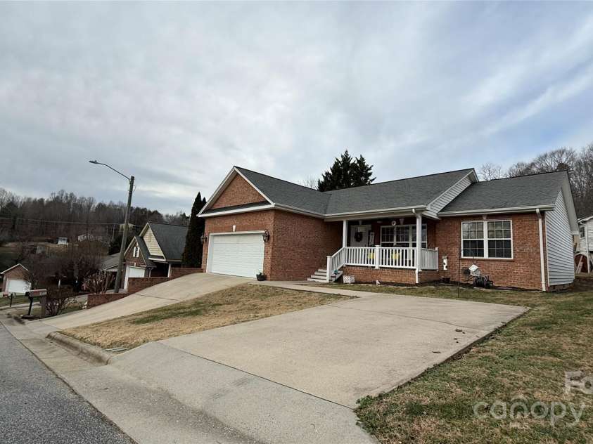 1140 Stephenson Court, Lenoir, NC 28645.  MLS# CAR4332132, YatesRealty ID 3762. 