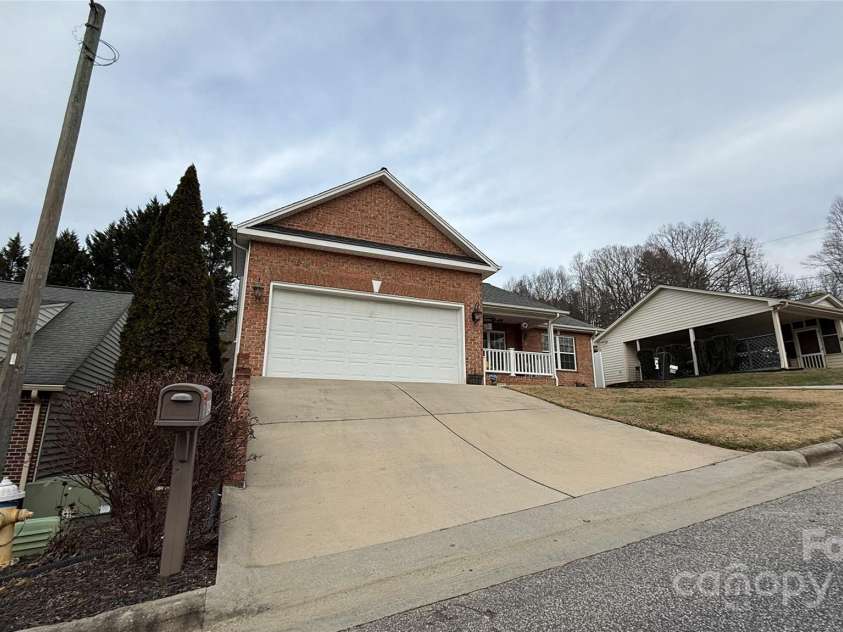 1140 Stephenson Court, Lenoir, NC 28645.  MLS# CAR4332132, YatesRealty ID 3762. 