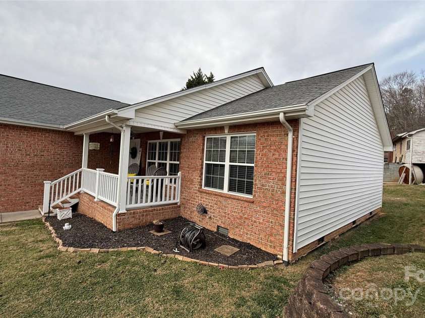 1140 Stephenson Court, Lenoir, NC 28645.  MLS# CAR4332132, YatesRealty ID 3762. 