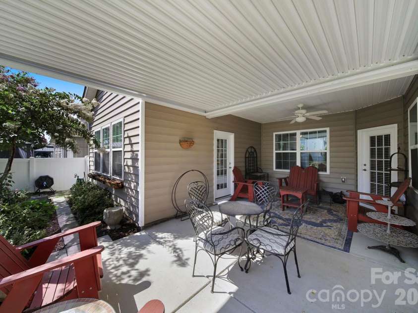 530 Livingston Drive, Lancaster, SC 29720.  MLS# CAR4402657, YatesRealty ID 37620. 