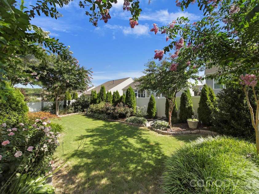 530 Livingston Drive, Lancaster, SC 29720.  MLS# CAR4402657, YatesRealty ID 37620. 