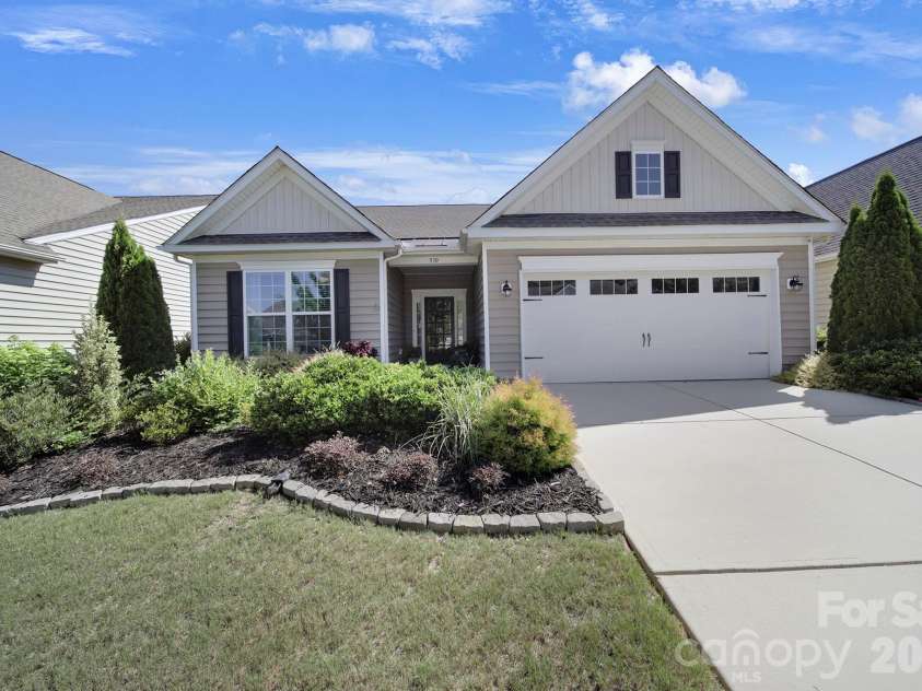 530 Livingston Drive, Lancaster, SC 29720.  MLS# CAR4402657, YatesRealty ID 37620. 