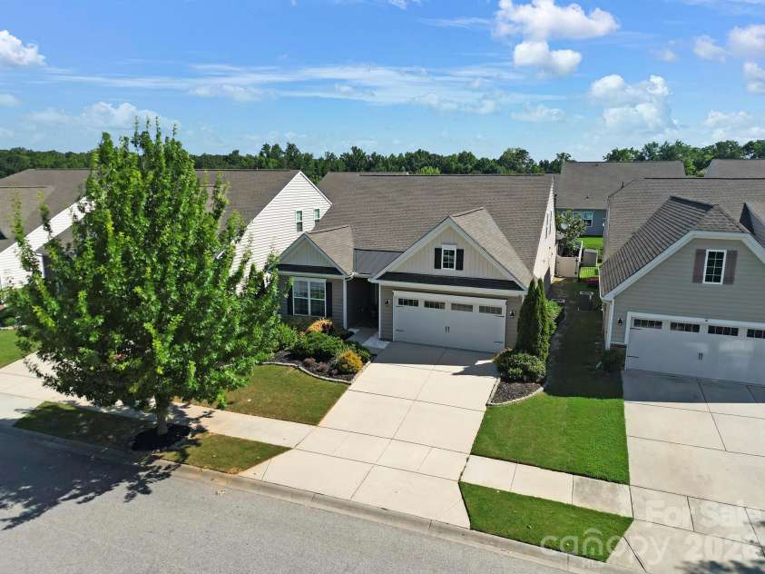 530 Livingston Drive, Lancaster, SC 29720.  MLS# CAR4402657, YatesRealty ID 37620. 