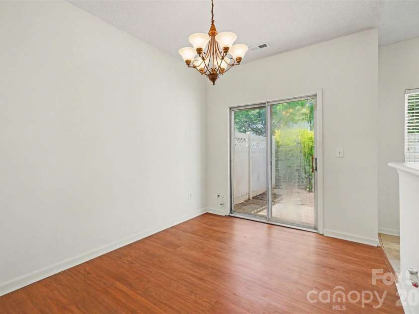 6414 Mallard View Lane, Charlotte, NC 28269.  MLS# CAR4401779, YatesRealty ID 37621. 