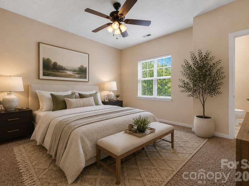 6414 Mallard View Lane, Charlotte, NC 28269.  MLS# CAR4401779, YatesRealty ID 37621. 
